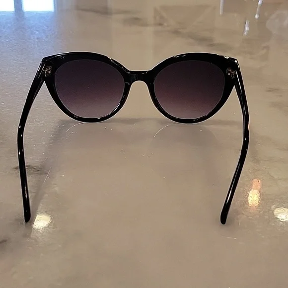 Kate Spade Sunnies โ ๏ธ - Picture 5 of 7